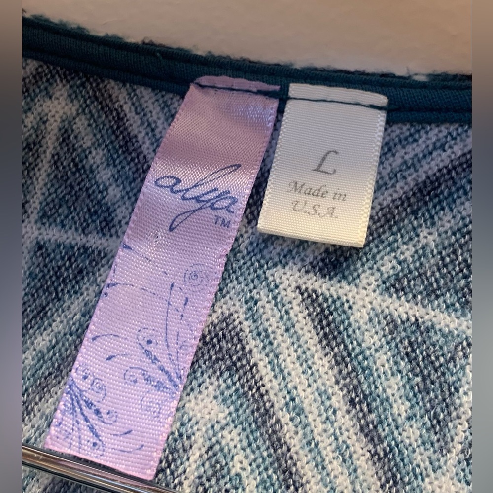 Patterned Dress - Picture 5 of 5